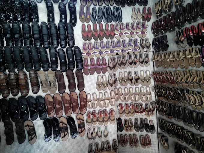 SUPER SHOES